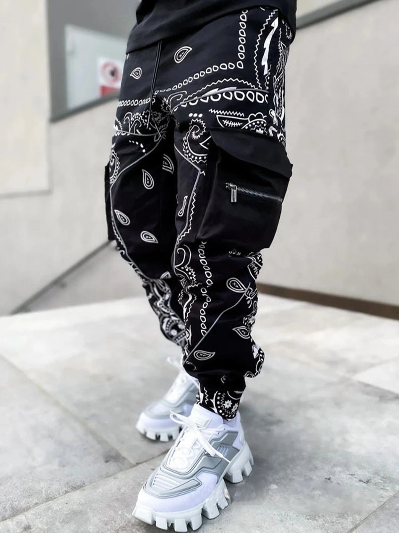 Men's Stylish Paisley Joggers with Multiple Pockets - Comfortable Fit for Sports and Casual Wear Street personality