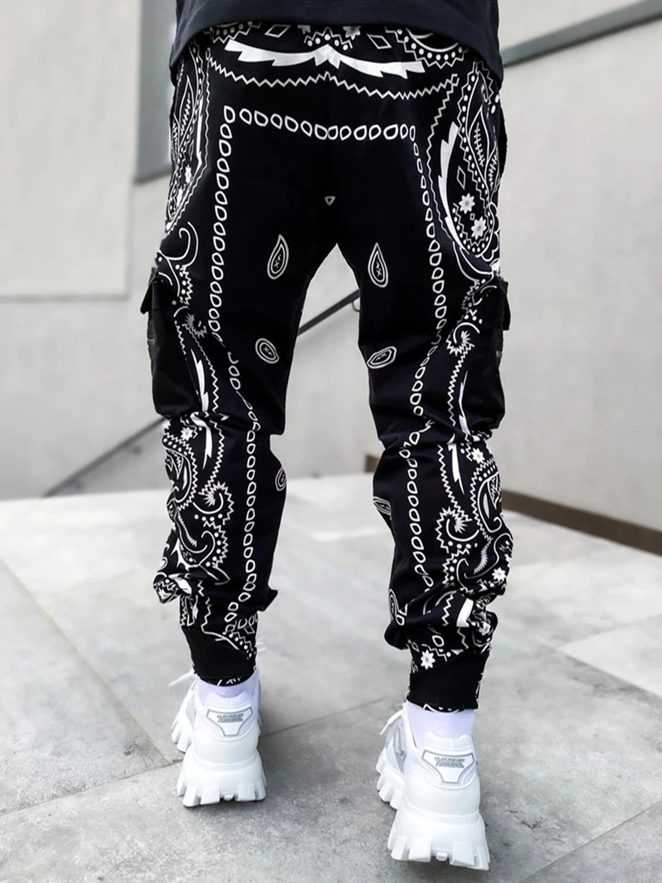 Men's Stylish Paisley Joggers with Multiple Pockets - Comfortable Fit for Sports and Casual Wear Street personality